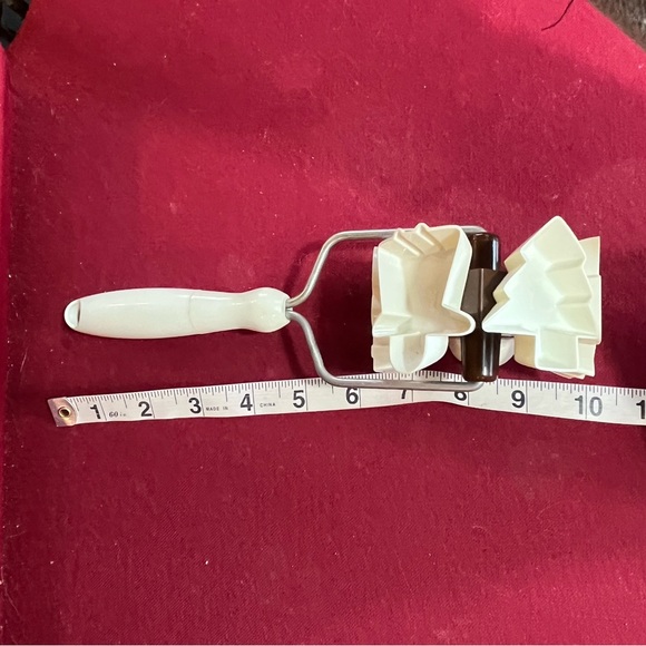 Cookie cutters 5 in one tool aluminum plastic ROLLER vintage Hong Kong 2” candy - Picture 12 of 15